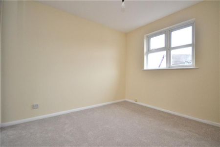 3 bedroom detached house to rent - Photo 5