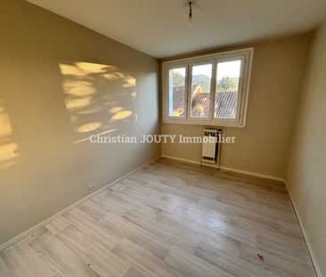 Location Appartement 5 pièces 83m² GIERES 38610 - Photo 4