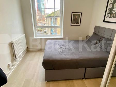 Bright and airy, tastefully decorated & superbly located in SE1 - Photo 2