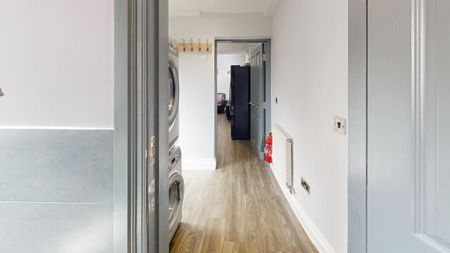 4 bedroom terraced house to rent - Photo 4
