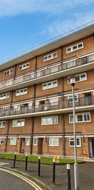 3 Bed Maisonette, Tomson House, SE1 - Photo 1