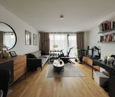 1 Bed Flat, Hawthorne Crescent, SE10 - Photo 1