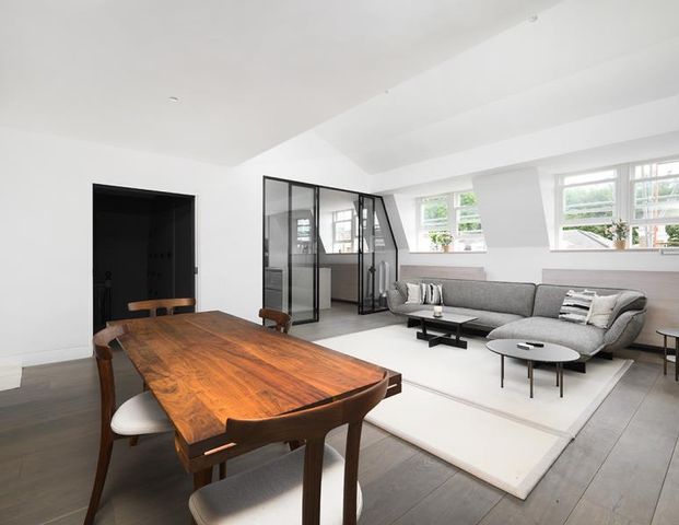 WETHERBY GDNS, SOUTH KENSINGTON, London - Photo 1