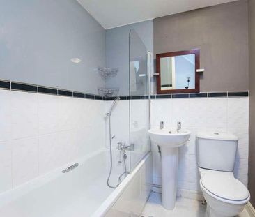 Siskin Drive, Cheltenham, GL51 - Photo 5