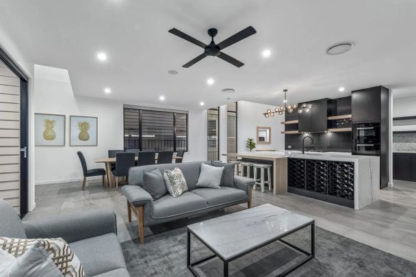 A Masterpiece of Modern Design in East Brisbane - Fully Furnished - Photo 1