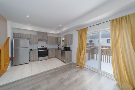 For Lease - 8 Wagon Lane, Barrie, Ontario - Photo 3