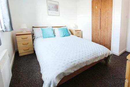 2 bedroom flat to rent - Photo 4