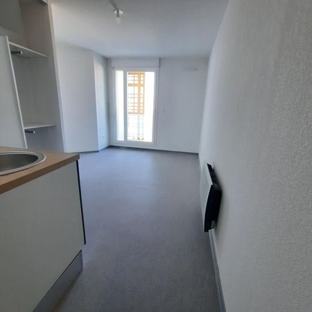 Location Appartement 1 pièce 19m² NIMES 30000 - Photo 4