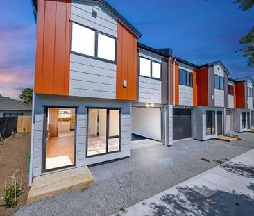 3 Bedroom + 2 Bathrooms Townhouse - Photo 3