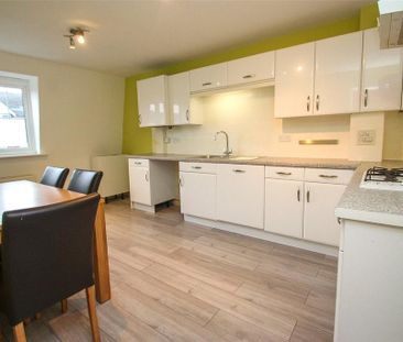 2 bedroom end of terrace house to rent - Photo 5