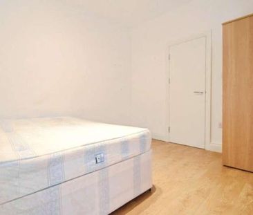 High Street, Staines-upon-thames, Surrey, TW18 - Photo 2