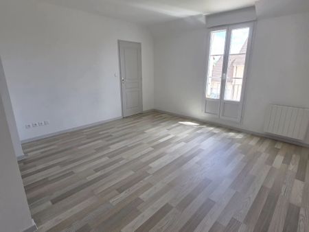Location Maison 5 pièces 137 m2 à Fontaine-la-Guyon - Photo 4