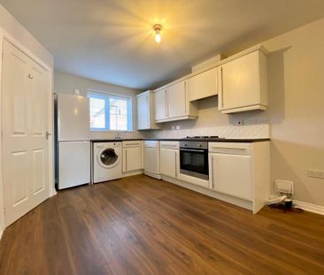 3 bedroom end of terrace house to rent - Photo 3