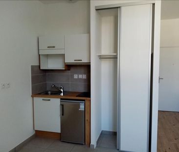 1 pièce - 22,9 m² - 2ème étage - Colocation non autorisée - Photo 2