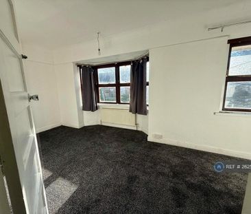 3 bedroom end of terrace house to rent - Photo 1