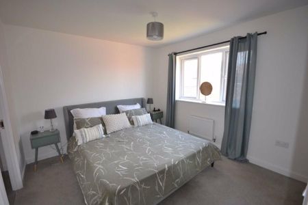 4 bedroom detached house to rent - Photo 5