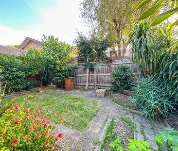 2 Bedroom Unit in the Heart of Mount Waverley - Photo 2