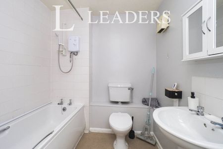 2 bedroom apartment to rent Brook Court, Player Street, Nottingham, NG7 - Photo 3