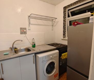 1 Bed Flat, Rutland Court, LU2 - Photo 2