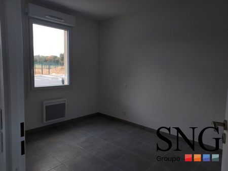 T2 AVEC TERRASSE, JARDIN ET PARKING - Photo 3