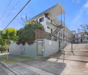 City-View Art-Deco Apartment in Brisbaneâs Most Liveable Riversid... - Photo 2