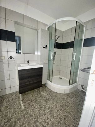 Appartement 1 pièces 41m2 MARSEILLE 9EME 648 euros - Photo 1