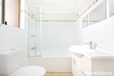 Modern Two Bedroom Unit - Photo 5