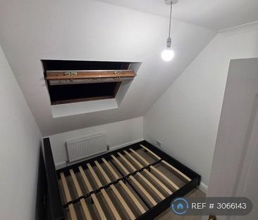4 bedroom terraced house to rent - Photo 6