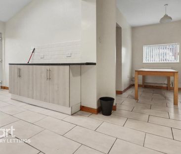 5 bedroom semi-detached house to rent - Photo 4