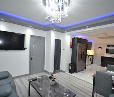 6 bedroom house to rent - Photo 3