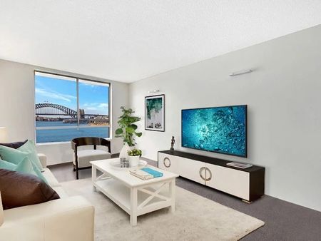 Harbour Views & Steps to the Ferry - Photo 3