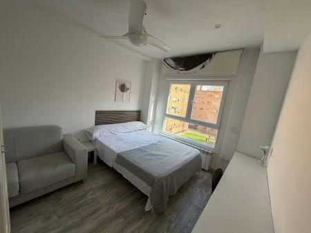 Calle San Serapio, Madrid, Community of Madrid 28026 - Photo 2