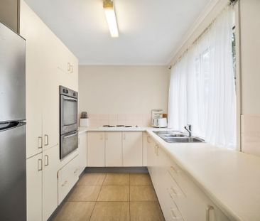 Three Bedroom Townhouse - Photo 3