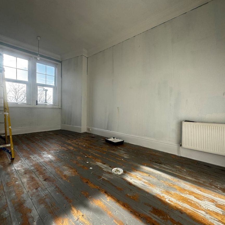 2 Bed Flat, Bridge Road, SO19 - Photo 1