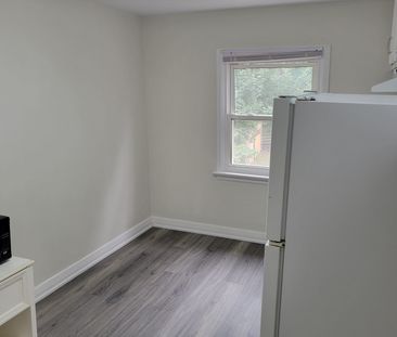 For Lease - 13 Pinegrove Avenue Unit# Upper, Toronto, Ontario - Photo 6