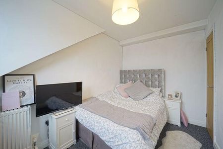 3 bedroom end of terrace house to rent - Photo 3
