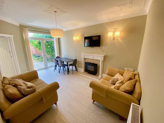 1 bedroom in a house share to rent - Photo 1