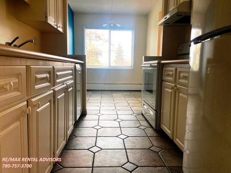 #303 11455 41 Avenue Northwest - Photo 2