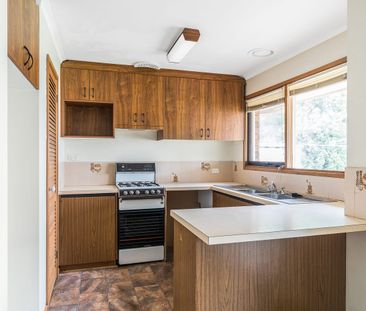 Beautifully Presented Three-Bedroom Home in Prime Grovedale Location - Photo 5