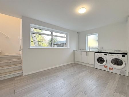 3 bedroom detached house to rent - Photo 2