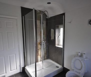 2 bedroom semi-detached house to rent - Photo 4