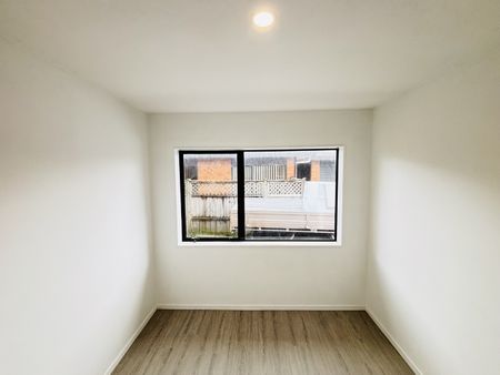 FAVONA, 3 BEDROOMS - Photo 4