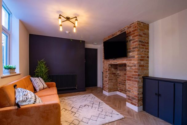 1 Bedroom - Photo 1