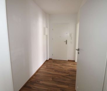 Sanierte 2 Raumwohnung mit Balkon und offener Küche in Stötteritz! - Foto 5