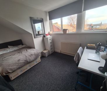 3 Bed - 11 Pennington Street, Woodhouse, Leeds - LS6 2JP - Student - Photo 5