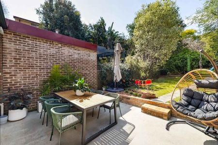 17 Jeffrey Street Canterbury - Photo 2