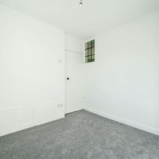 Meadrow, Godalming - 2 bedrooms Property for lettings - Seymours - Photo 1