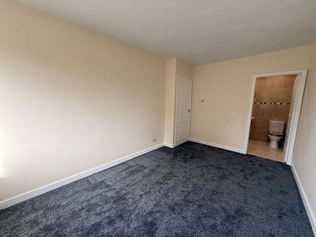 3 bedroom semi-detached house to rent - Photo 3