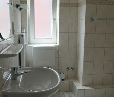Neu renovierte 3 Zimmer DG- Wohnung in Norderstedt – Garstedt zu vermieten !!! - Foto 1