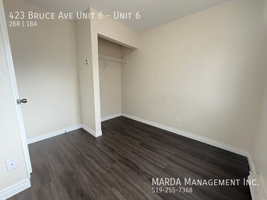 SPACIOUS 2BED/1BATH UPDATED UNIT ON BRUCE + HYDRO! - Photo 1